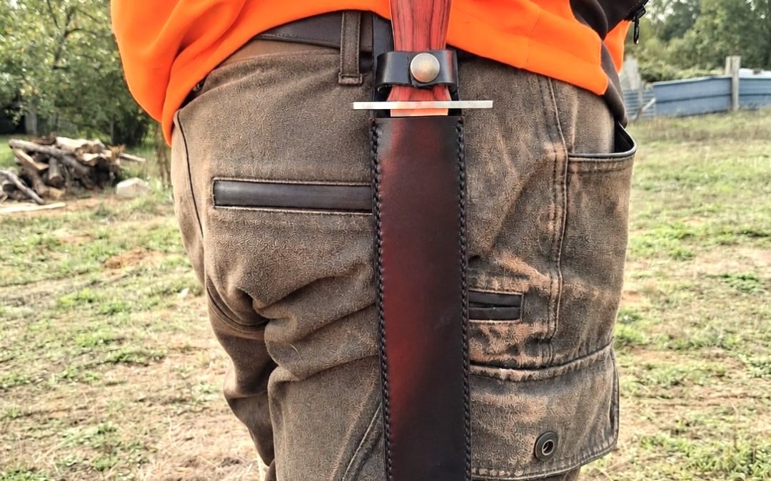 Etui en cuir pour dague
